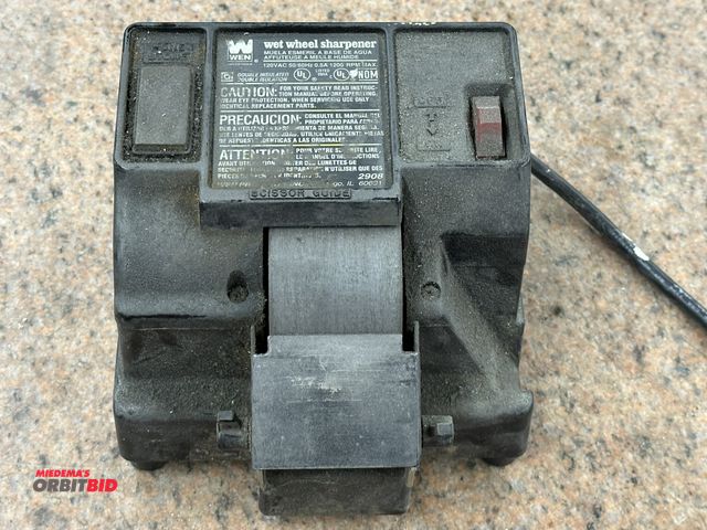 Lot 1-17721 - (1) WEN, 120V/1200 RPM max wet wheel sharpener, working condition unknown, could not test.
