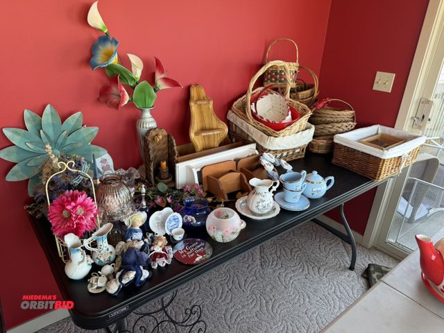 Lot 1-19173 - Contents of items on table, includes assorted household items, decorative plant stands, candle holde...