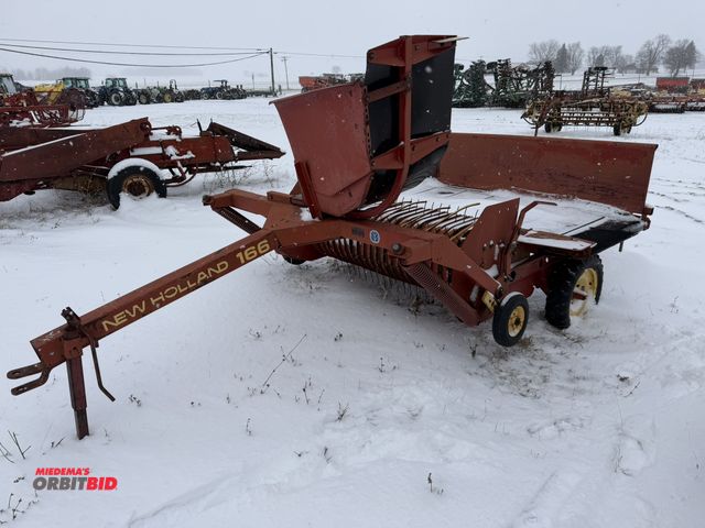 Lot 1-10414 - (1) New Holland 166, single row hay inverter, 60" pickup head, 35" wide belt, missing discharge belt...