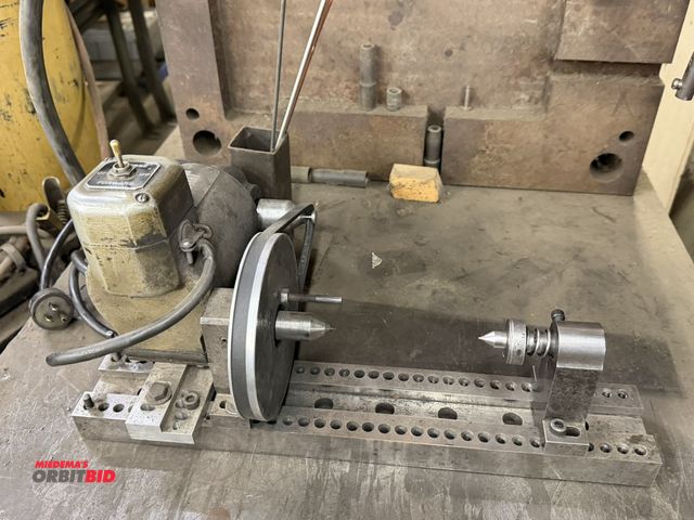 Lot 1-1812 - (1) K. O. Lee Company wheel dresser unit.