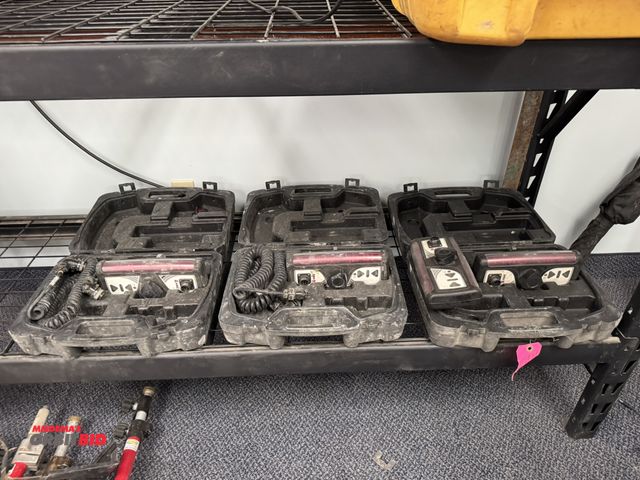 Lot 1-18677 - Lot of (4) Somero SSR2 laser receivers with (3) cases, and (2) cords (2 are missing cord ends).