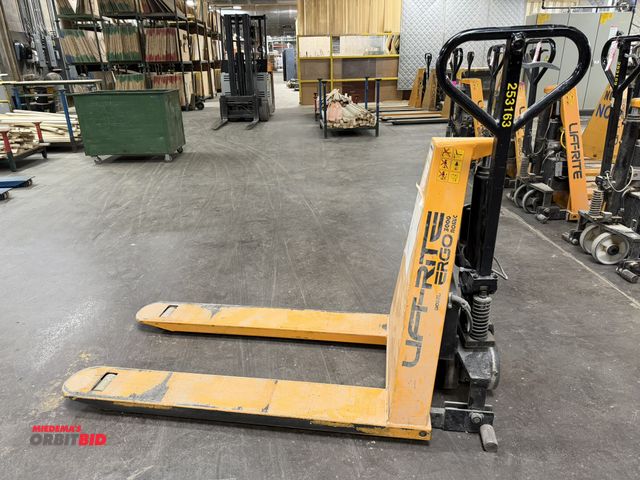 Lot 1-16906 - (1) Lift-Rite, model Ergo-Lift RG30E, 3000 lb. capacity, 12V, internal chargers, 48" x 7" wide forks...