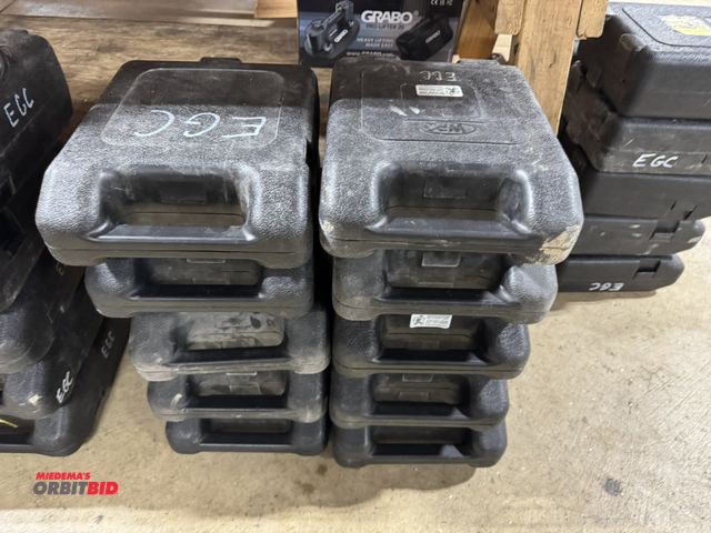 Lot 1-16444 - Lot of (10) Woods Power Grip suction cups, 125 lb. rating capacity, with case, all are used.