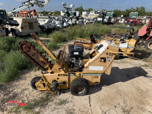 Lot 1-9551 - (1) 2005 Vermeer RT100 wheel mounted chain trencher, walk-behind type, has Honda GX340 gas engine, h...