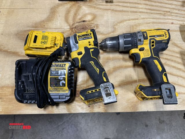 Lot 1-16405 - Lot of assorted DeWalt 20V cordless tools, includes (1) 1/4" impact driver, (1) 1/2" cordless hammer...