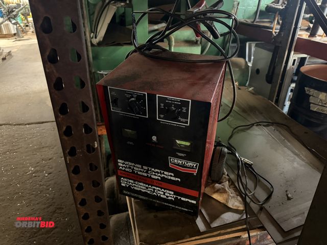 Lot 1-18662 - (1) Sentry, part #87502C, 12V-200/40/20/2 amp, engine starter, battery charger, and tester, working ...