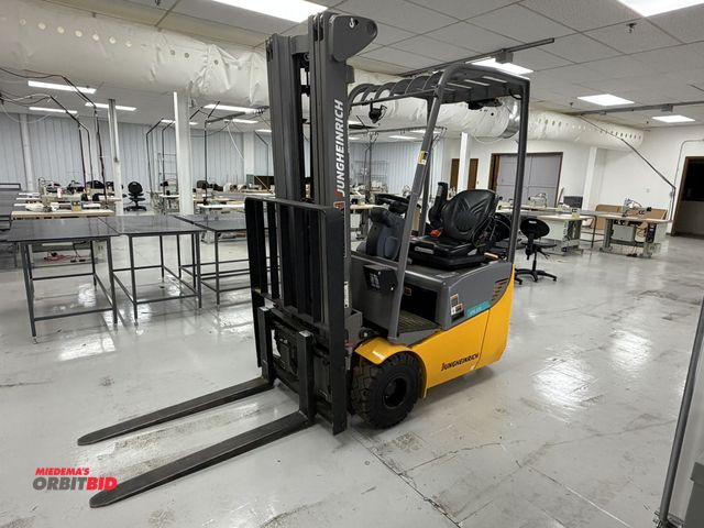 Lot 1-4884 - (1) Jungheinrich electric forklift, model EFG110, S/N FN597206, 196" max. lift height, 2200 lb. capa...