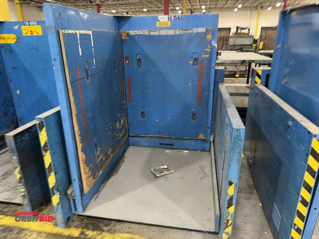 Lot 1-5169 - (1) Lift Products, Inc., 110V, 1000 lb. capacity skid lift with base mounted control buttons.