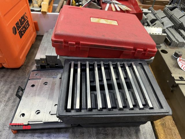 Lot 1-10254 - Large lot of assorted parallel sets, incomplete.