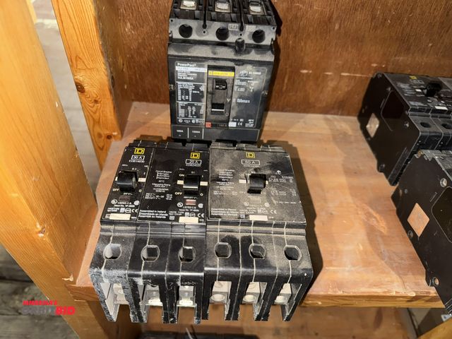 Lot 1-4460 - Lot of (4) Square-D breakers, 30 amp/single pole, 20 amp/2-pole, 60 amp/3-pole, and Power Pac HJ150.