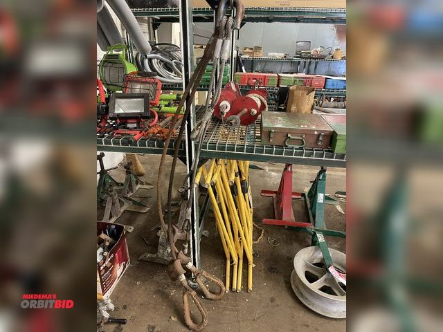 Lot 1-6213 - (1) 4 point, multi length choker, 56", 44", 32", and 20", also includes (2) steel Newco, model W4, c...