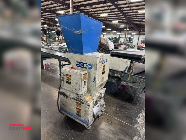 Lot 1-2553 - (1) AEC Nelmor portable plastics grinder, model 715, 480V, S/N 6.5X160506007, with 3 phase plug end.