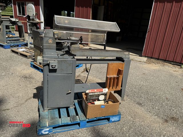 Lot 1-3260 - (1) Rockwell Delta Lathe, model 46-201, 110V plug, includes assorted Lathe tools, SN: E03916