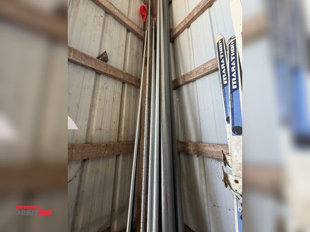 Lot 1-8486 - Lot of assorted pipe, includes (2) 1.5", 10' sticks of Schedule 40, 3/4" thin wall, 3/4", 10' stick ...
