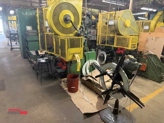 Lot 1-18619 - (1) Minster #4, 32-ton capacity press with 3" stroke, 7" shut height, 2 1/4" slide adjustment, S/N 4...