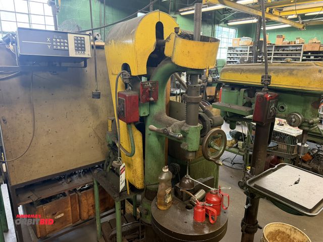 Lot 1-18572 - (1) make and model unknown, 3 phase tapping and drilling machine, in non-working condition, with adj...