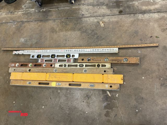 Lot 1-6139 - Large lot of assorted levels, includes (3) 48", (4) 24", (1) 18", and (2) measuring sticks.