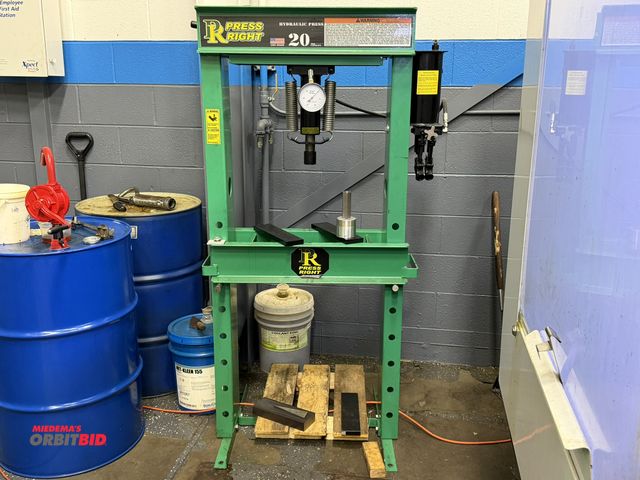 Lot 1-10113 - (1) Press Rite 20-ton capacity hydraulic press, with manual operation, 24" between uprights, adjusta...