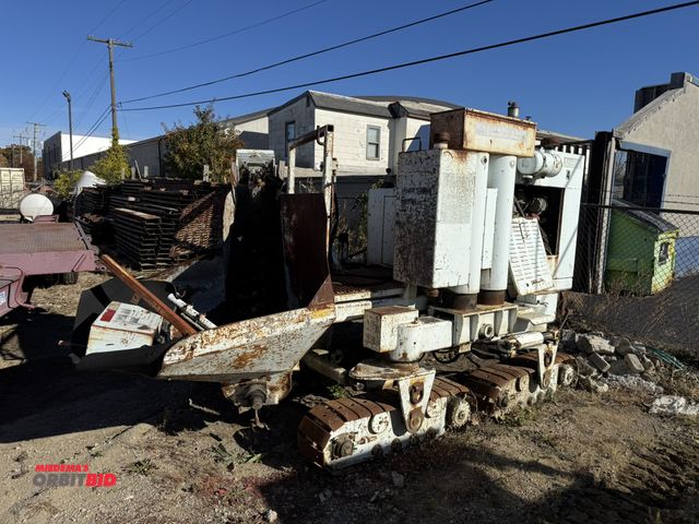 Lot 1-18278 - (1) Miller Formless M1000 curb and gutter machine, heavy duty modular slip form paver, curbs and gut...