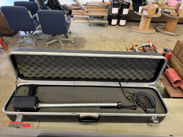 Lot 1-6316 - (1) AccuTrace Cable route tracer with case.