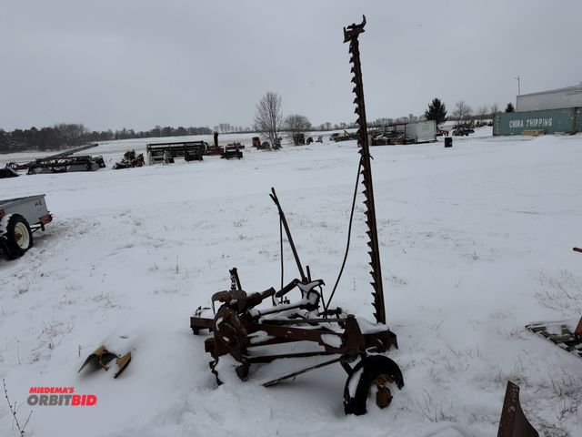 Lot 1-11453 - (1) John Deere vintage 7' sickle bar mower, stamped # of 71051-H4.