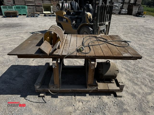 Lot 1-6985 - (1) custom built saw with approx. 16" blade, 3 phase motor, table length of 71" x 39.5" wide x 33.5"...