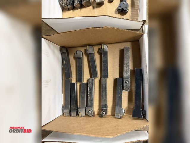 Lot 1-6310 - Lot of assorted indexable carbide insert lathe tool holders.