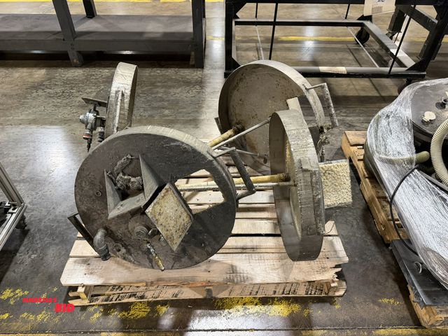 Lot 1-5119 - Lot of (4) 55 gallon drum tops with air powered resin mixers attached.