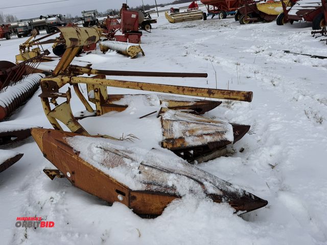 Lot 1-11468 - (1) New Holland 2-row corn head, model 824, S/N 486284, 30" row spacing.