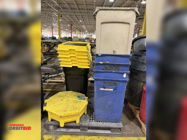 Lot 1-5366 - Lot including (5) various Rubbermaid, approx. 13 gallon capacity trash cans, (1) 26" x 6" waste cont...