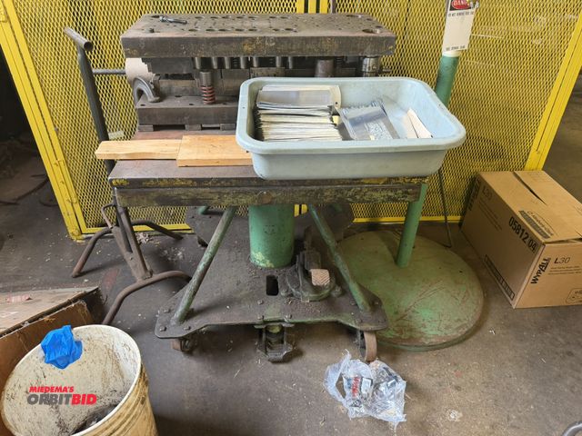 Lot 1-18770 - (1) 30" width x 30" depth hydraulic lift cart with foot brake, and (1) Specialized 28" x 13" die, de...