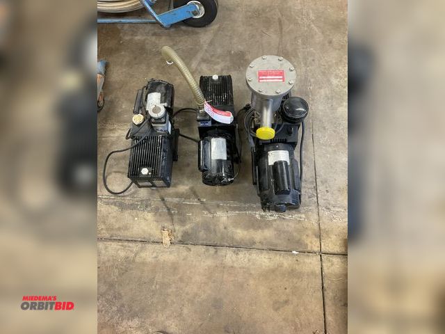 Lot 1-6137 - (1) General Electric AC motor, 1/2 HP, 115/230V, single phase, with Vacuum pump.