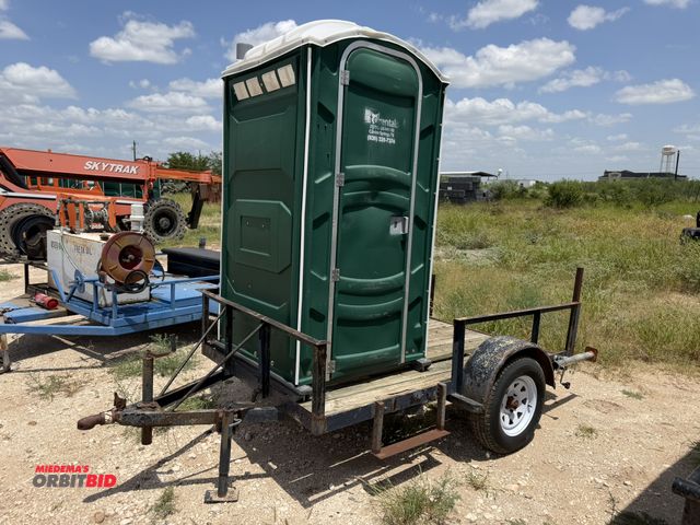 Lot 1-9495 - (1) single axle utility trailer with Poly John portable toilet mounted to the bed, bed is approx. 8'...