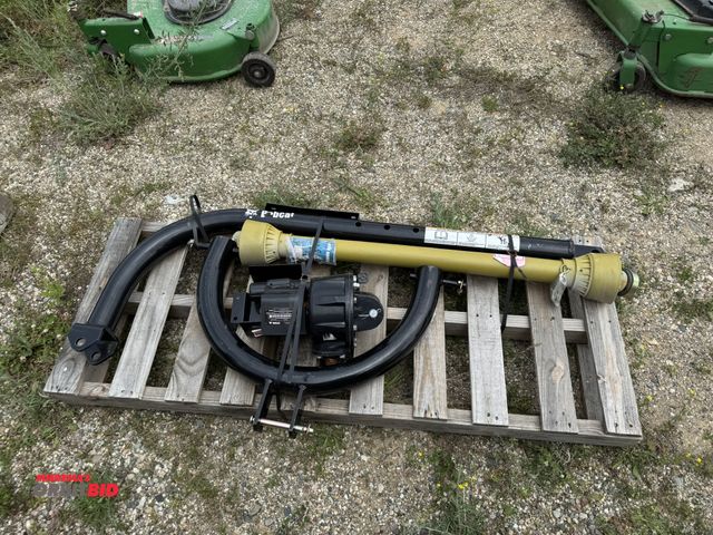 Lot 1-6667 - (1) Bob Cat Auger 3 point, S/N B4UF01186, includes PTO shaft.