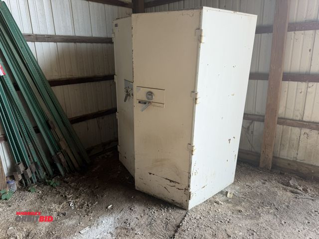 Lot 1-18311 - (1) Diebold data safe, auto 1100, dual door combination safe, 56.5" width x 35" depth x 80" height, ...