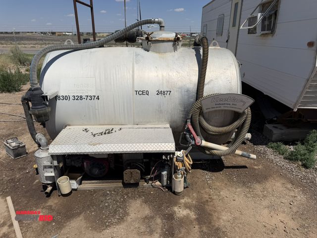 Lot 1-18134 - (1) KeeVac Industries Portajohn pumping system, 950 dual compartment aluminum tank, 350 gallon clean...