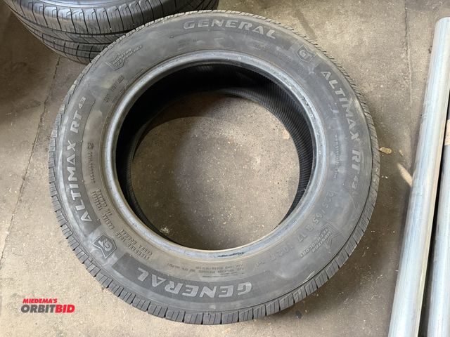 Lot 1-1274 - (1) General Altimax RT, size 225/65R17 tire.