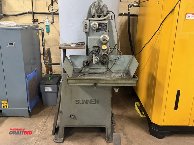Lot 1-11030 - (1) Sunnen, model MBB-1600, honing machine with 16" x 23" tank, single spindle, coolant, unit is not...
