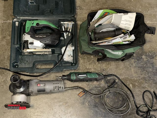 Lot 1-18514 - Lot of assorted power tools, includes (1) Hitachi jigsaw with case, (1) Porter Cable 5" sander, (1) ...