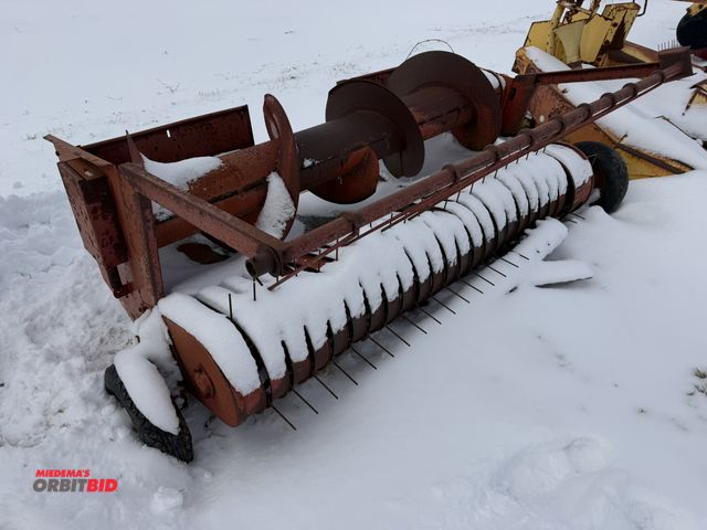 Lot 1-11470 - (1) Gehl, Type HA1100, 6' hay head, S/N 2861, head is for pull-type chopper.