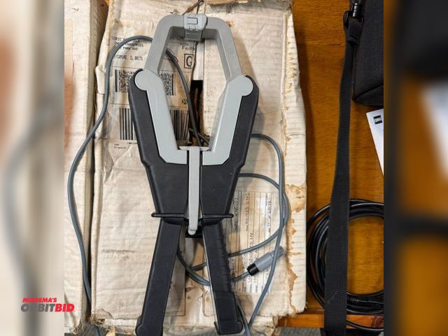 Lot 1-4577 - (1) AC/CD current probe, CP2000/200, Cat HI600V, output 2V, black.