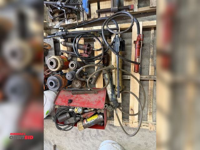 Lot 1-1407 - (1) skid of assorted Porta Pack hydraulic components.