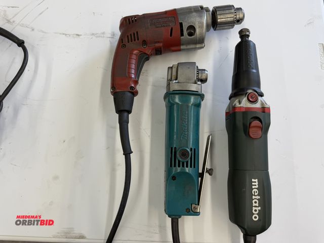 Lot 1-6209 - Lot of electric tools, including (1) Milwaukee Magnum, Cat #0234-1, 1/2" capacity hole shooter with ...