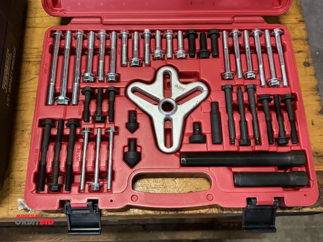 Lot 1-18510 - (1) Autobody Now, part #ABN7054, deluxe master bolt grip set.