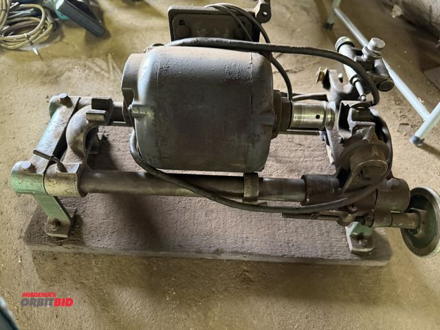 Lot 1-18199 - (1) make and model unknown, 120V collet type bench top electric threader.