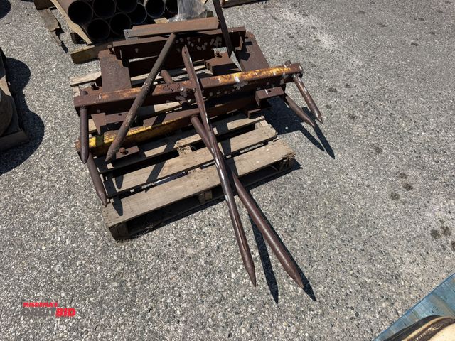 Lot 1-18415 - Lot of (3) assorted bale spears.
