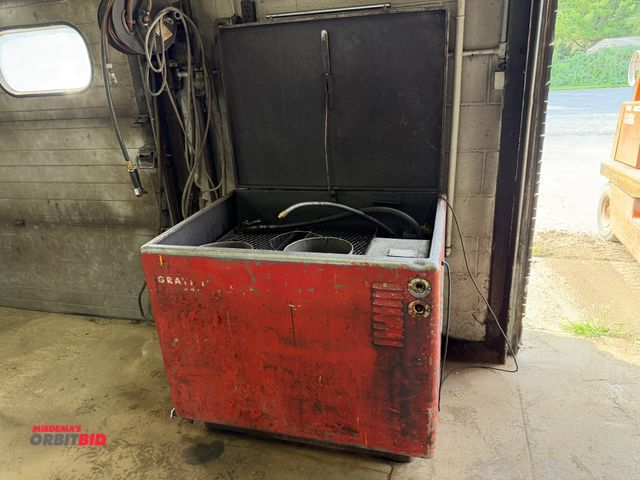 Lot 1-18599 - (1) Gray Mills parts washer, model 300A, 1/3 HP, 41" wide x 30" deep x approx. 35" tall, 120V, inclu...
