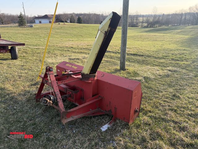 Lot 1-19115 - (1) Farm King 2-stage Snowblower, 3 point, 7', S/N 8021945, PTO drive.