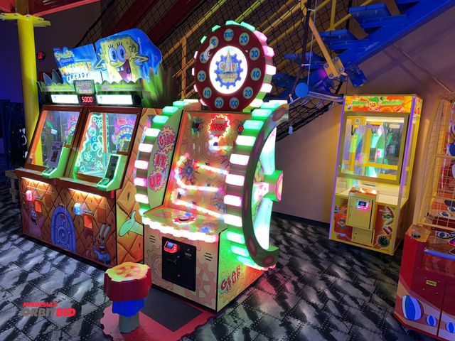 Lot 1-11258 - (1) Bob's Space Racers Gear it Up, bonus spin arcade style game, electronic payment, ticket dispense...