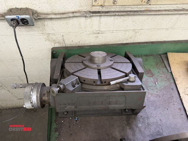 Lot 1-1672 - (1) Nikken Type NST-300 rotary table, S/N 1571.